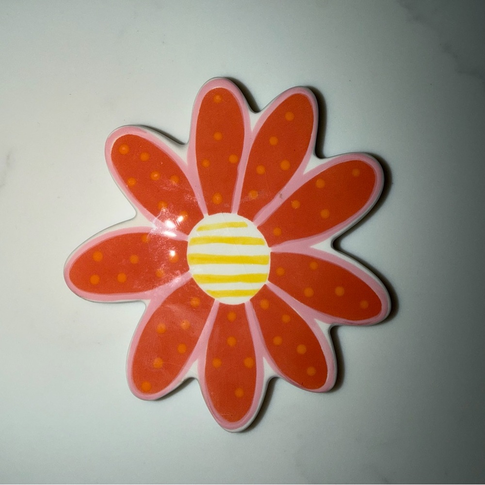 Retired Happy Everything Daisy Flower Small Attachment.